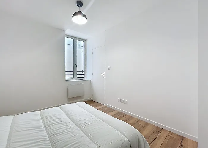 Bright 1-bedroom